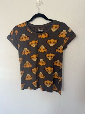 Disney Charcoal Gray Graphic Tee with Yellow Simba Faces Size Small